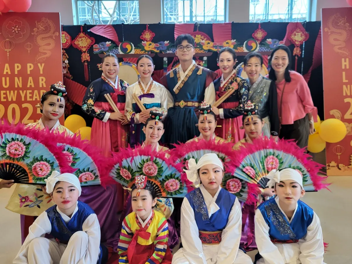 Avenues: The World School 설날 공연