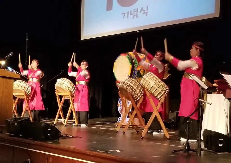 성인 북의 합주(K -Drum Ensemble)